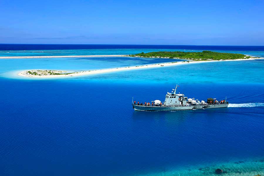 PLA soldiers on patrol on Xisha Islands