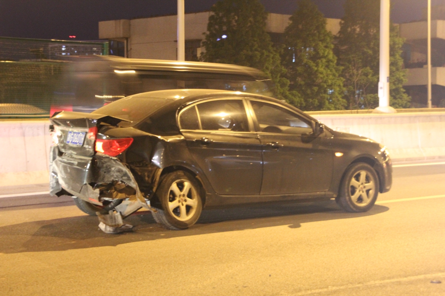 $2m hyper car crashes in East China