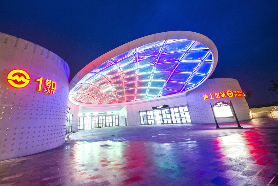 Shanghai unveils Disney-themed plane and station