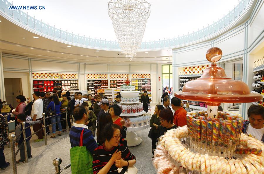 Shops of Disney Resort attract visitors in Shanghai