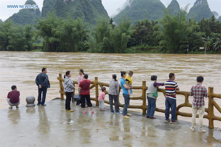 Torrential rainfall triggers flash flood in China's Guangxi