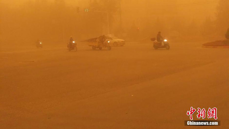 Massive sandstorm hits southern Xinjiang