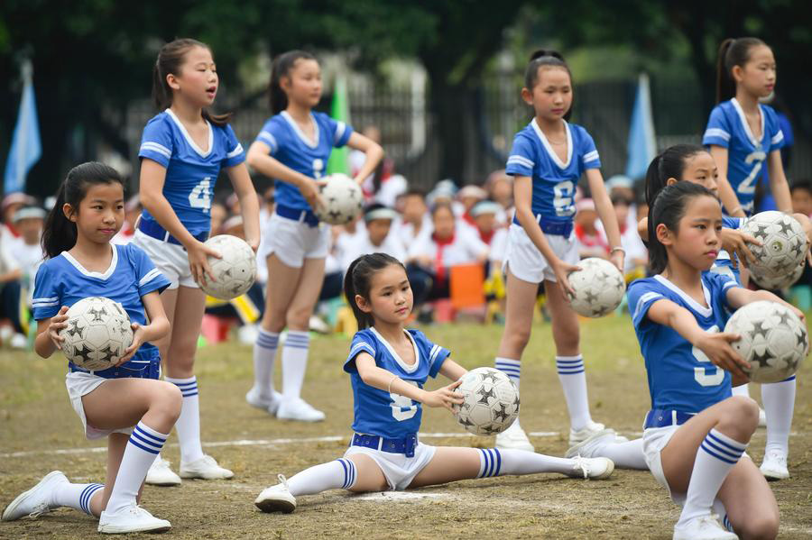 Football becomes popular in SE China's schools