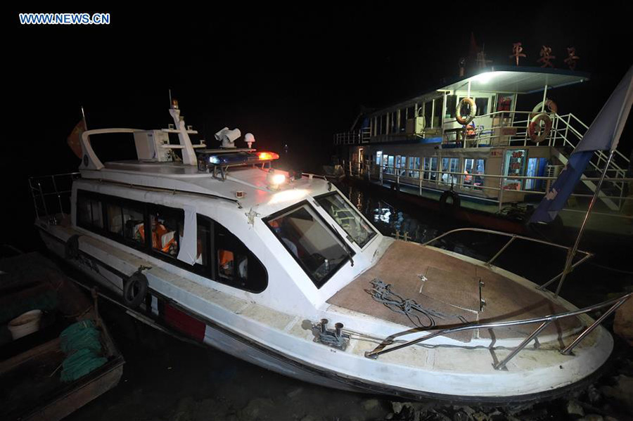 Tour boats suspended after boat capsizes in SW Chinese city