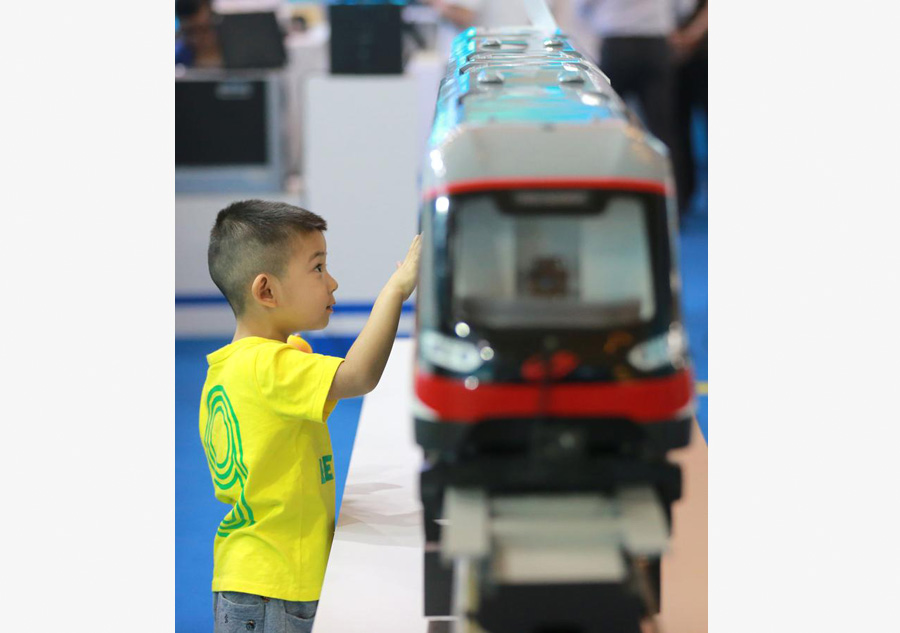 People visit China's sci-tech innovation exhibition in Beijing