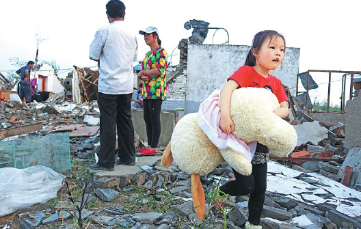 Lack of tents, shelter for Funing tornado victims