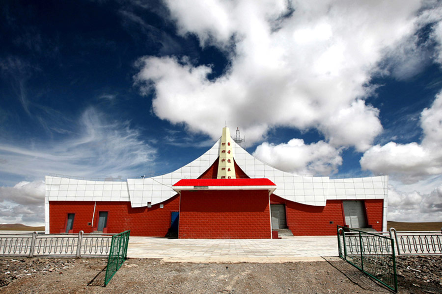 Tenth birthday of the world's highest altitude train line