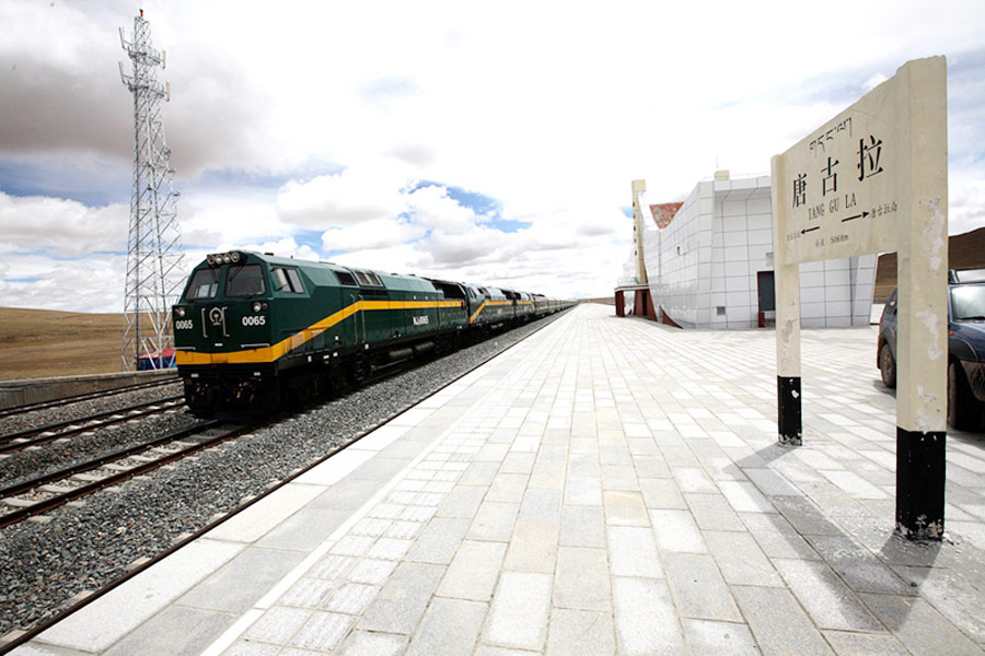 Tenth birthday of the world's highest altitude train line