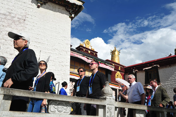 Overseas experts praise Tibet ahead of forum