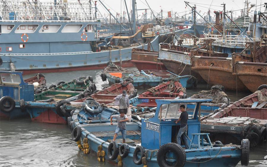 China issues red alert for ocean waves as Typhoon Nepartak approaches