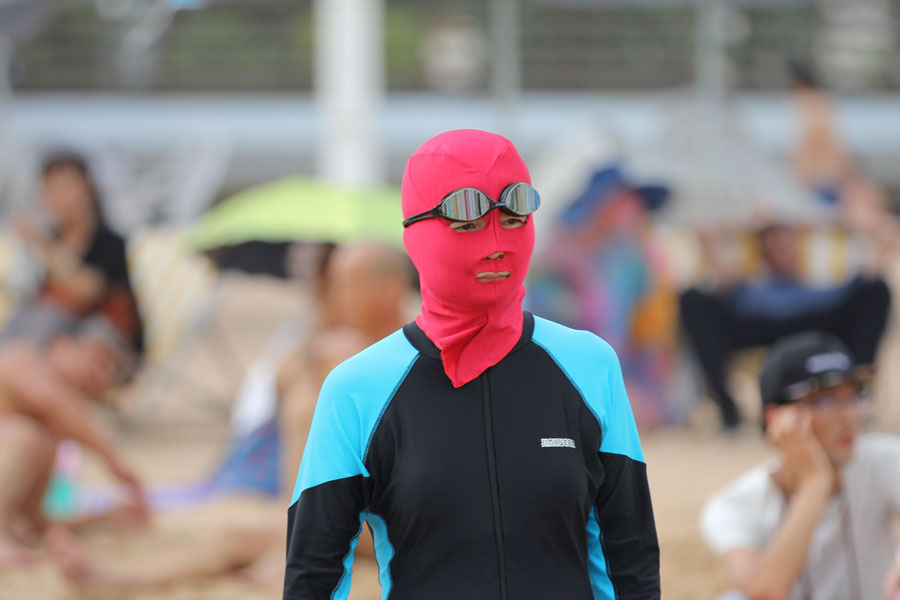 Face-kini masks hit Qingdao again