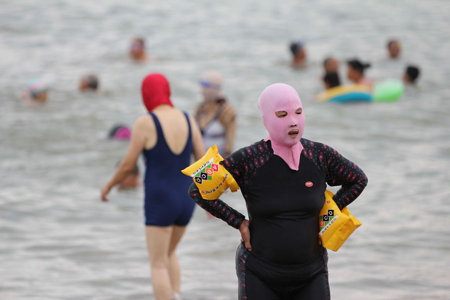 Face-kini masks hit Qingdao again