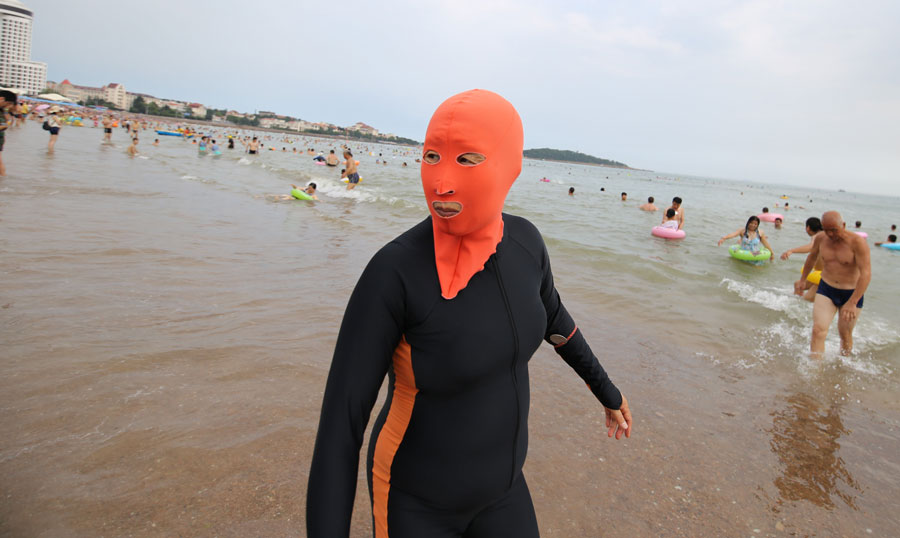 Face-kini masks hit Qingdao again