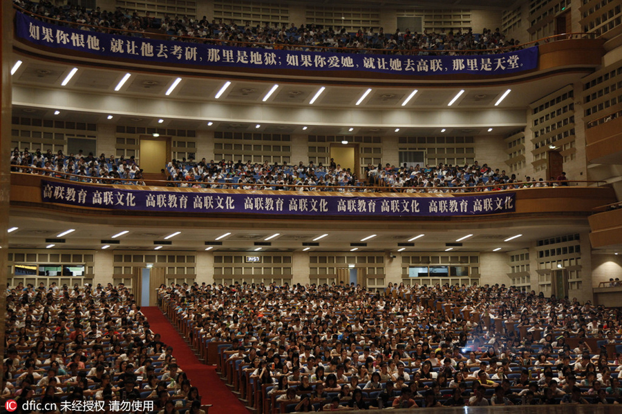 Super-sized class has 3,500 students for postgraduate exam