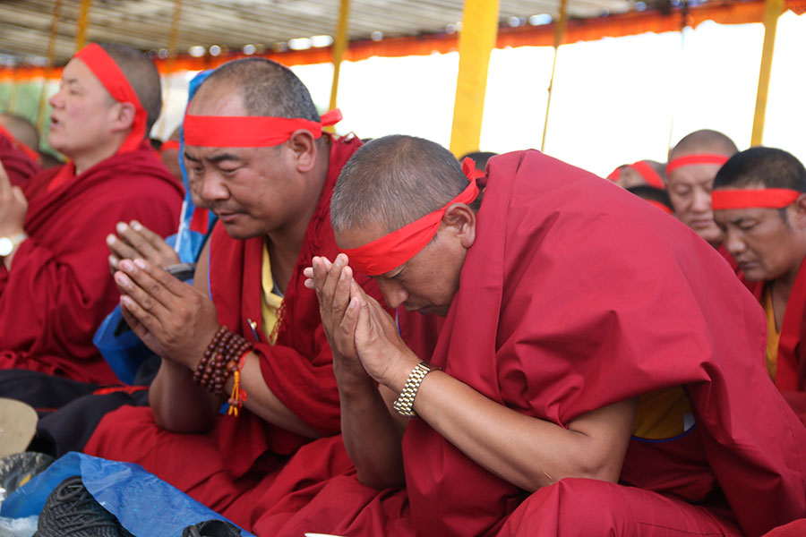 Devotees seek light, wisdom in Tibet