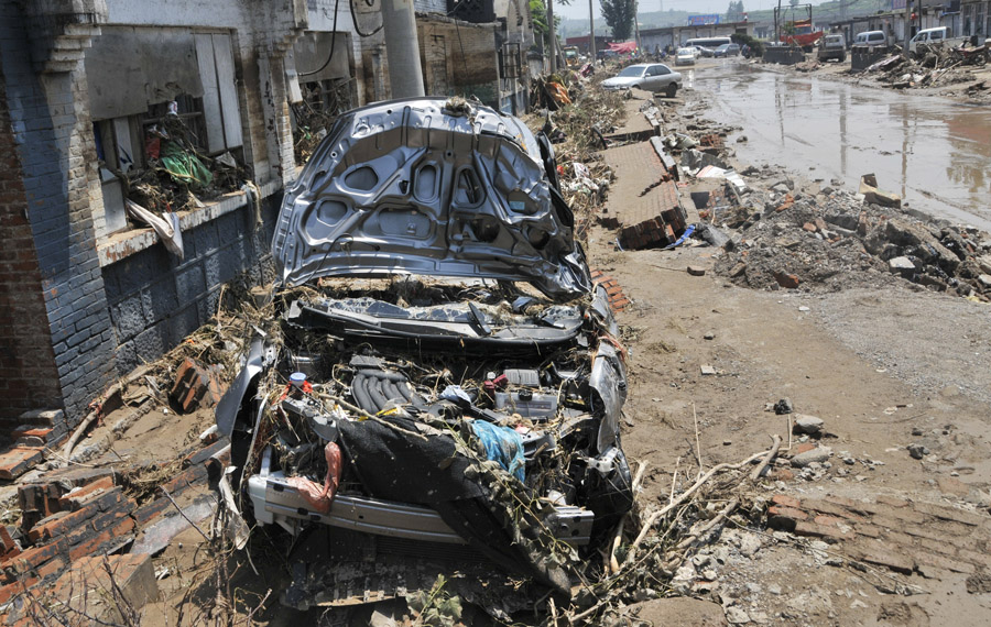 Flooding sweeps Hebei as rainstorm hits North China