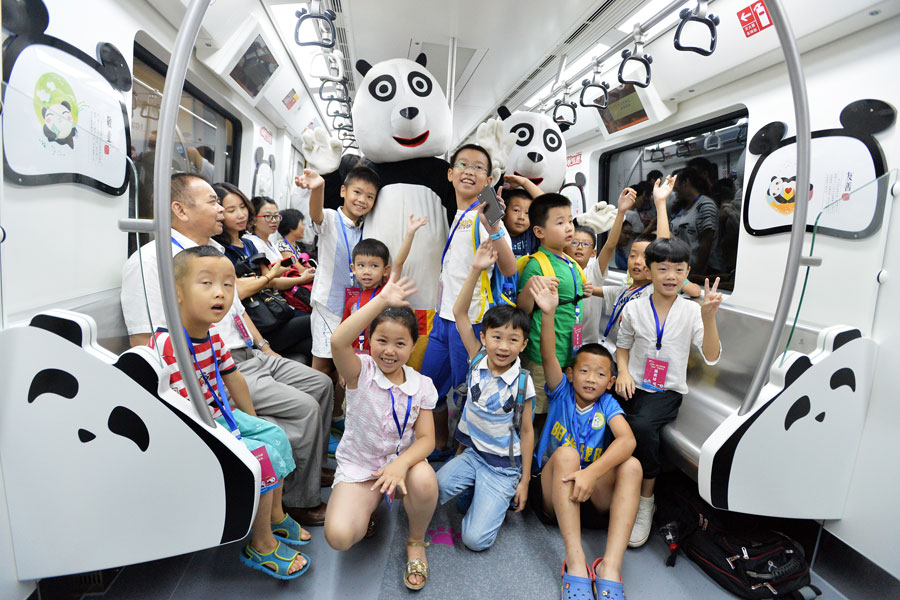 World's first panda-themed subway line runs in Chengdu