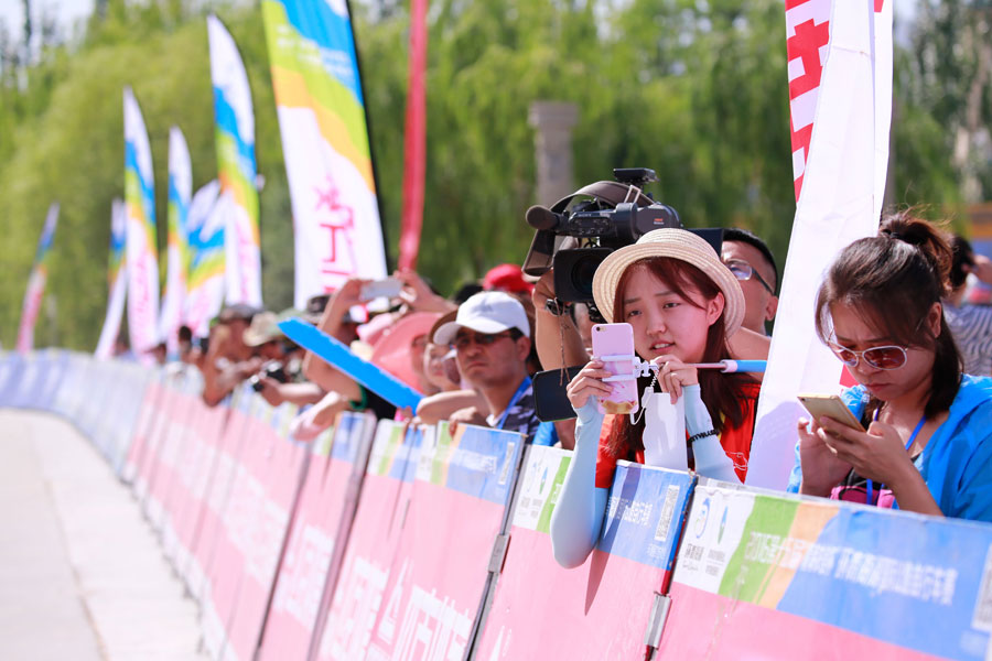 Moments from the 2016 Tour of Qinghai Lake