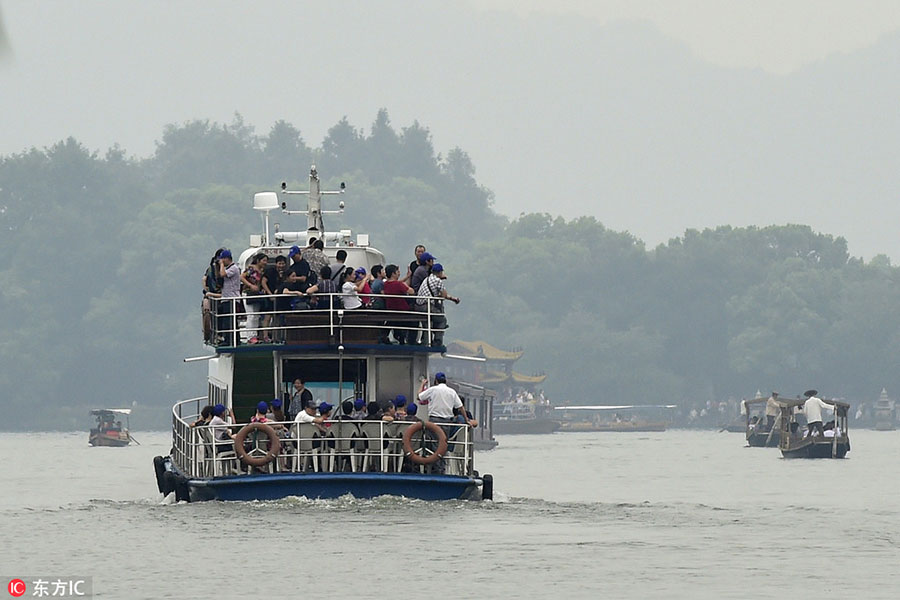 Sea of visitors at West Lake after G20