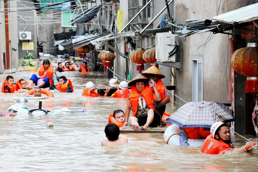 Rescue work at the typhoon-hit provinces