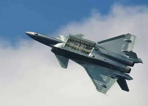 China's latest developed J-20 fighter launches test flight