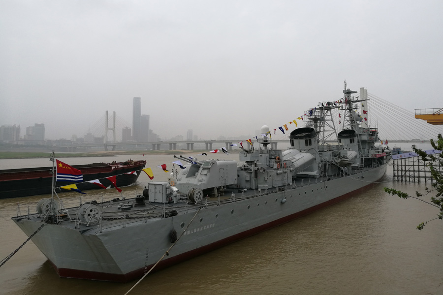 Missile destroyer Nanchang welcomed back 'home'