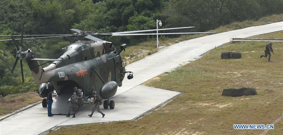 Hong Kong Garrison of PLA holds military drill