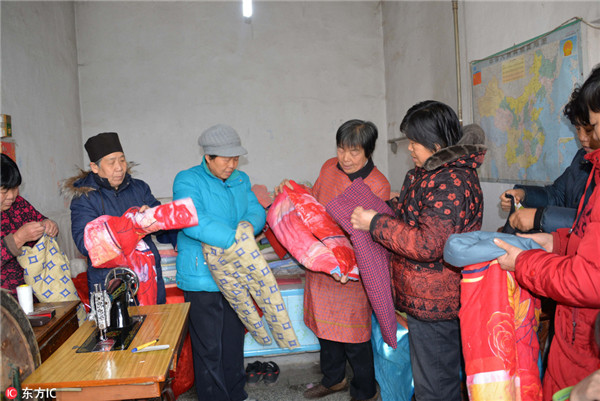 Grannies keep Tibetan children warm with hand-made clothes