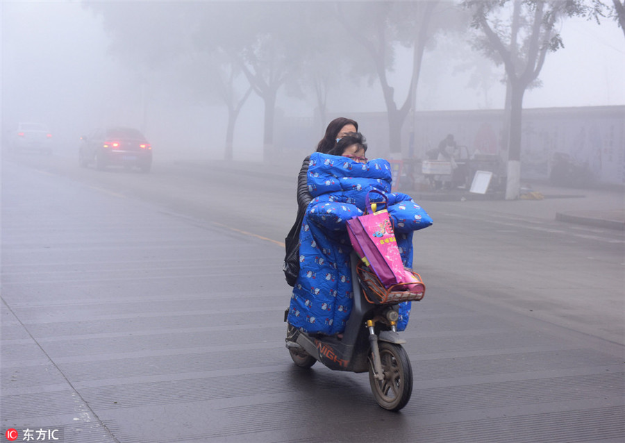 Diverse levels of fog and smog seen across China