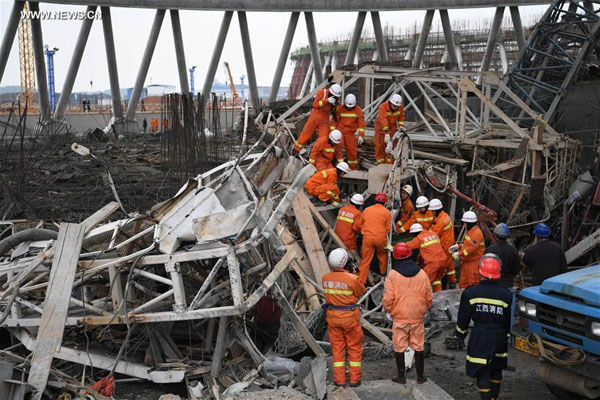 Premier urges rescue workers to save lives after construction site accident