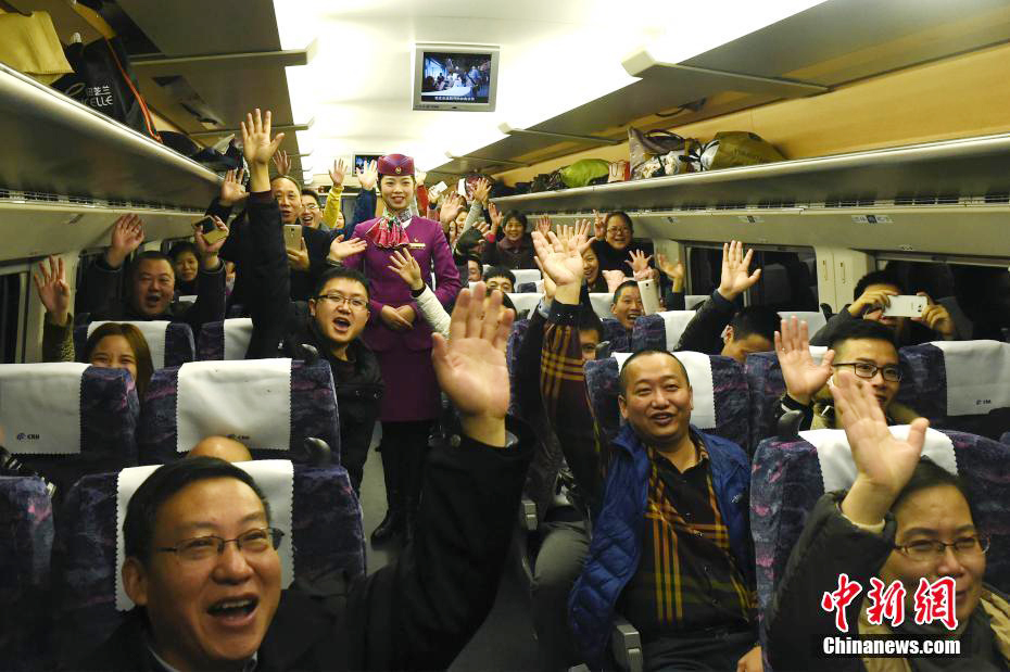 First high-speed train runs through China’s Three Gorges region