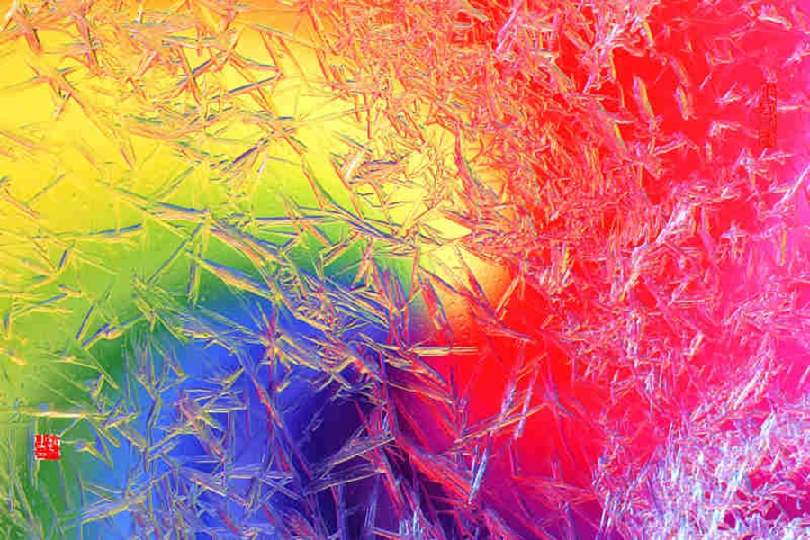 Ice turns into rainbow of colors in Jilin