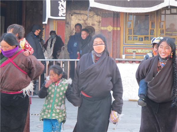 Lhasa celebrates festival of women's protector