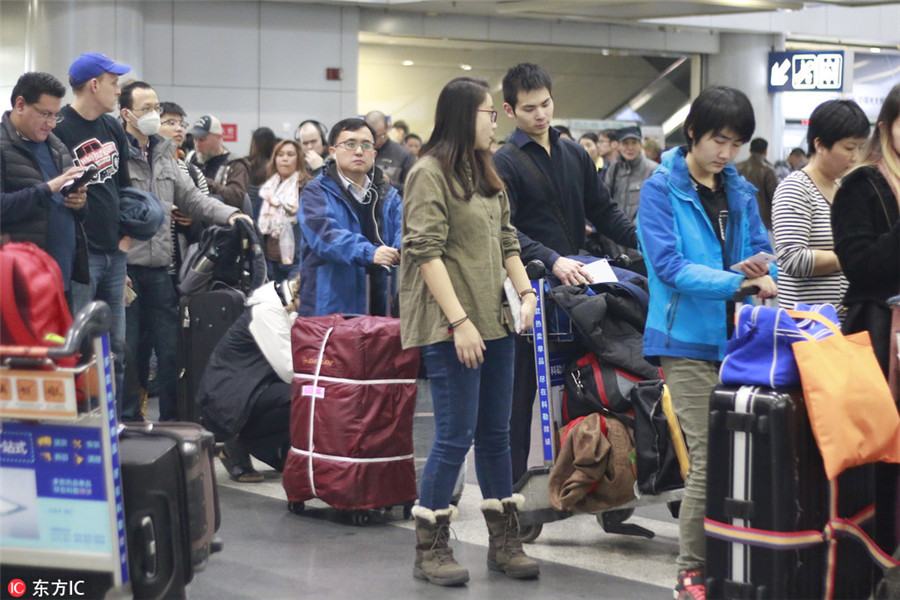 Heavy smog disrupts air traffic in North China