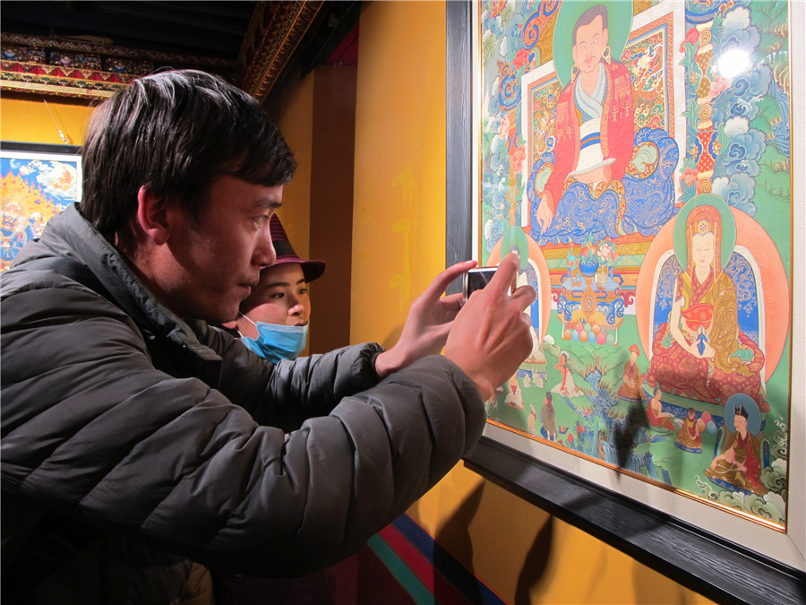 Exhibition in Lhasa shows thangka art