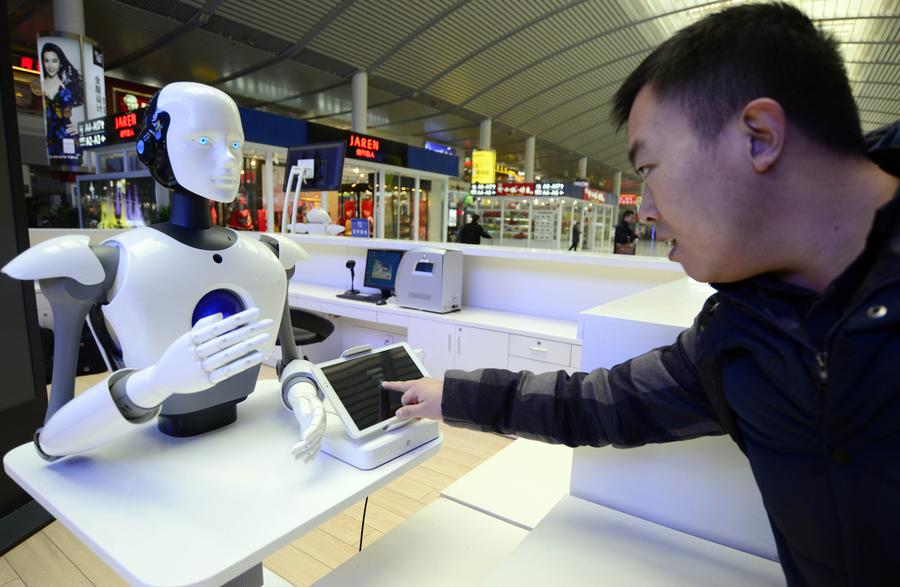 Intelligent robots offer information services in East China