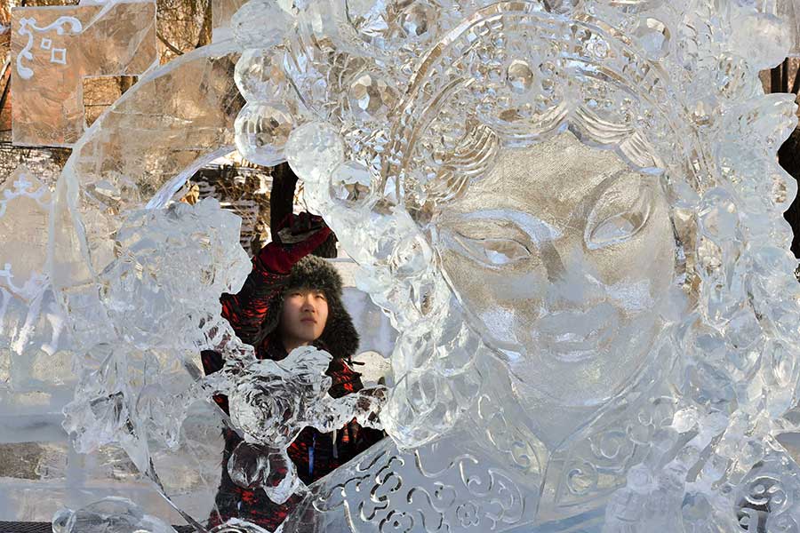 Ice sculptures brighten up winter in Harbin