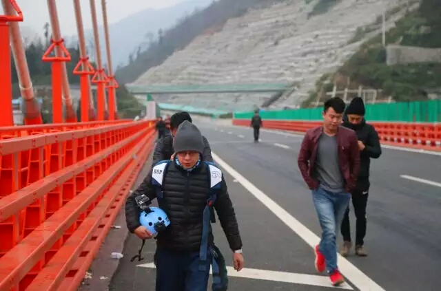 29-year-old base jumper leaps from world's highest bridge