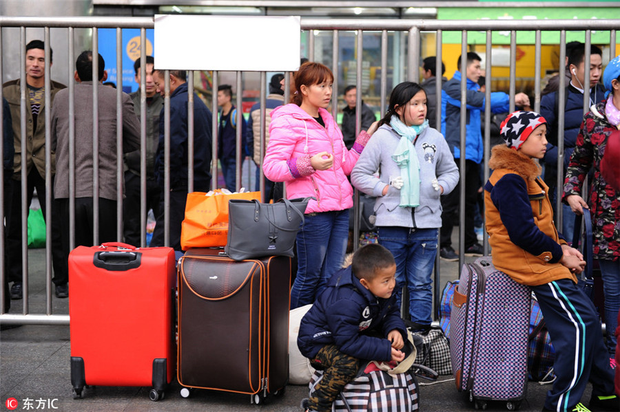 On the way home: Spring Festival travel rush to begin