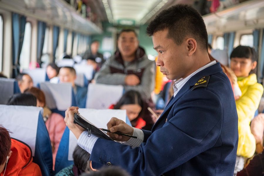 Passengers keep train attendant's painting dream alive