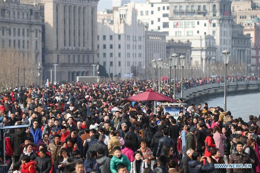 China witnesses tourism peak of Lunar New Year