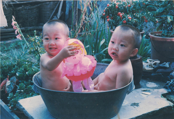 Meet young science minds: Twin brothers' Spring Festival in Jilin