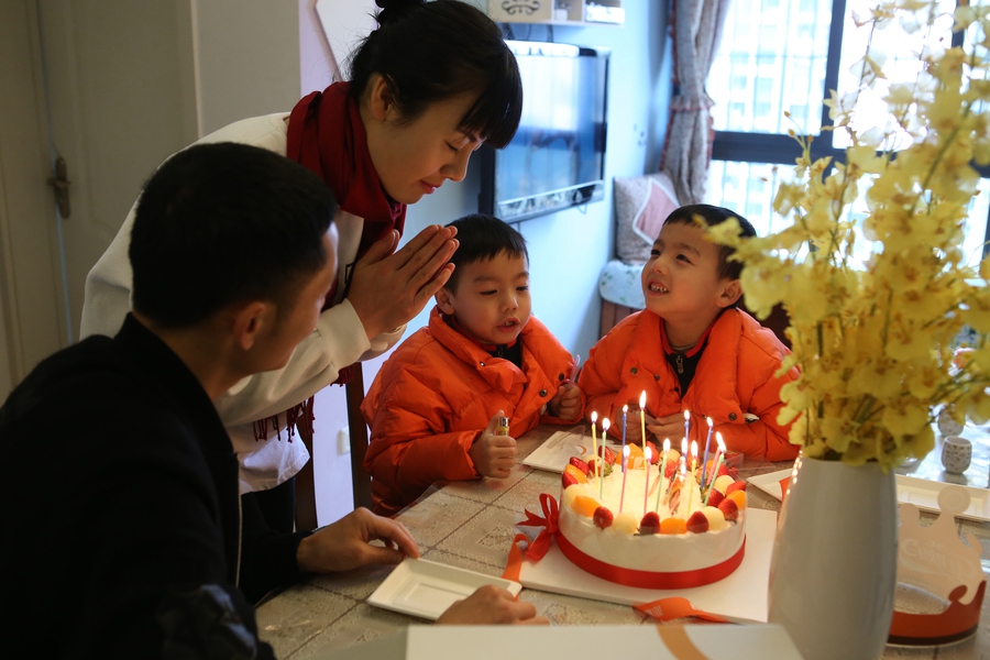 Chief conductor's day in the life during Spring Festival travel rush