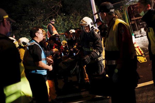 At least 30 killed in Taiwan bus crash