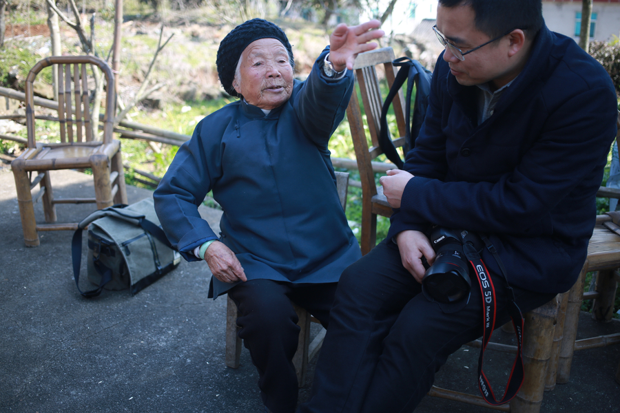 'Kung fu Granny' becomes Internet celebrity