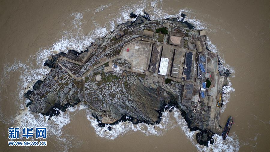 Couple guards isolated island for 30 years