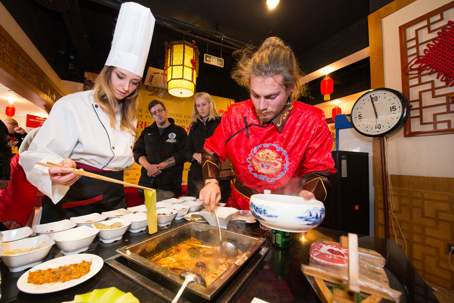 First foreigner-only hot pot contest held in Southwest China's Chengdu