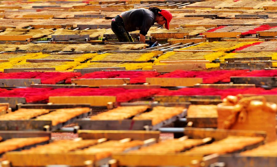 Incense-maker passes on 150-year-old Arabic scent