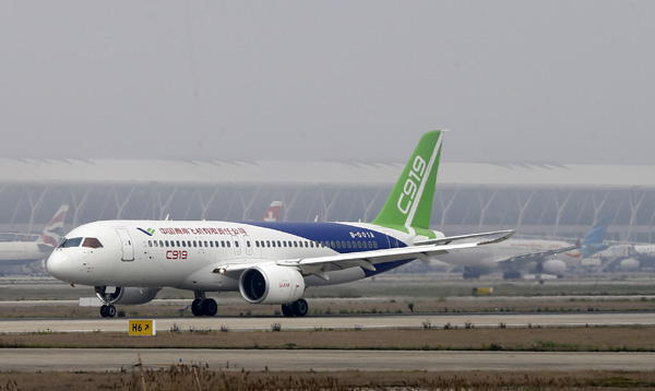 C919 passed the last flying review before its maiden flights