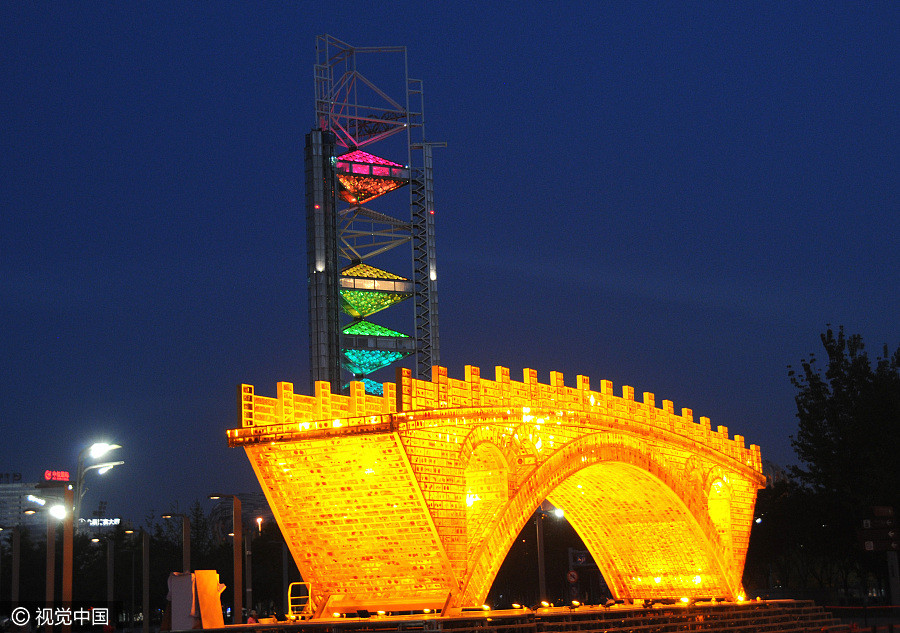 Golden bridge illuminates ahead of Belt and Road forum